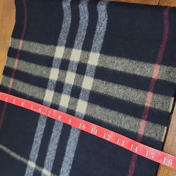Authentic Burberry Classic Large Black Tan And Red 100% Cashmere Scarf - Picture 3 of 5